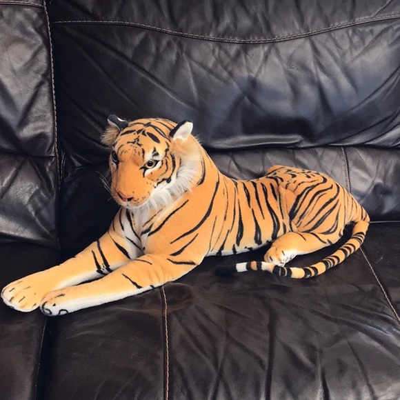 Large Plush stuffed realistic tiger 30 inches decoration not played with - Picture 1 of 13